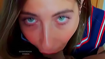 Una Chica Impresionante Con Ojos Hipnotizantes Me Hace Una Mamada Y Eyaculo En Su Cara