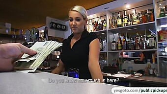 Cô Nàng Bargirl Châu Âu Xinh Đẹp Lenka Nhận Cú Bắn Tinh Vào Mặt Trong Quán Rượu.