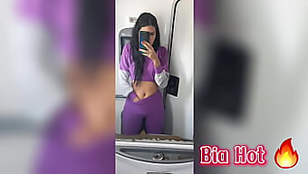 Bia Hot'S Steamy Solo Session In The Restroom