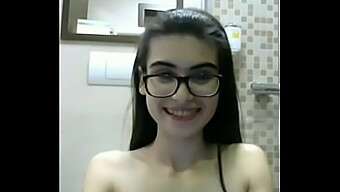 Tiener (17+) Italiaanse Amateur Vingert Zichzelf Voor De Cam