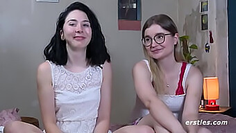 Prima Experiență A Unei Studente Germane Cu Sex Lesbian Cu Strap-On-Ul Iubitei Ei