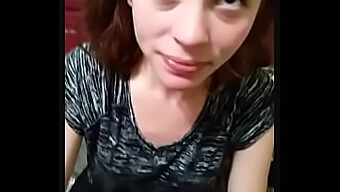 Video Pov Di Una Giovane Che Fa Un Pompino A Un Ragazzo Su Tinder