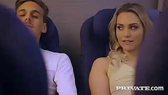 Im Flieger Läuft Die Erste Sexszene Von Mia Malkova