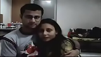 Vidéo De Plaisir Faite Maison D'Un Couple Indien Amateur Sur Xxxboss.Com